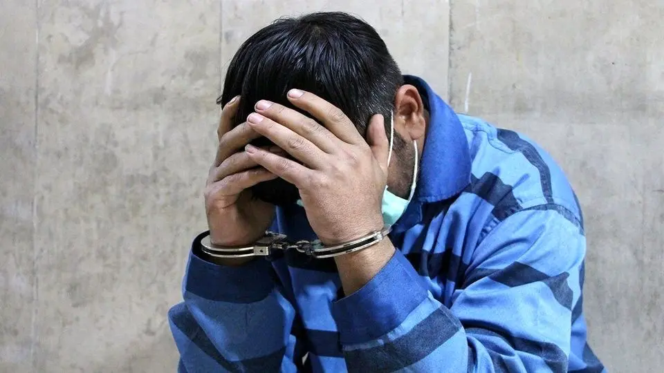 پسر ناخلف از طناب دار فاصله گرفت
