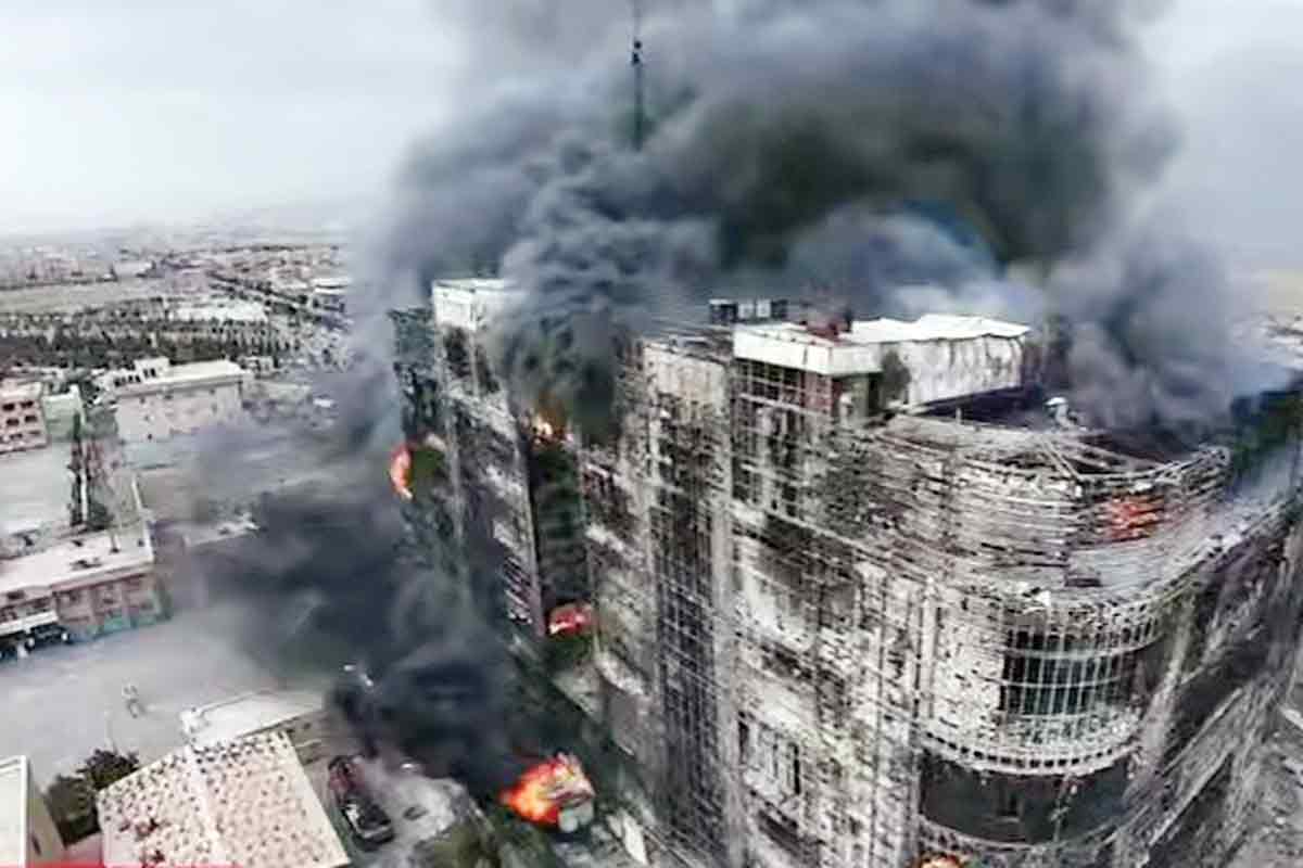 آنش سوزی در مجتمع تجاری جان ۸ نفر را گرفت