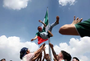 دور دنیا با جام جهانی