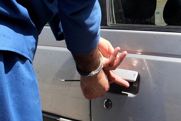 توقیف سمند در اتوبان آزادگان؛ ۱۰۰ کیلو تریاک از قاچاقچی سابقهدار کشف شد
