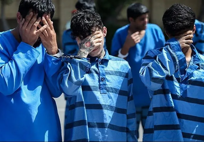 کشف ۳۸۲ قبضه انواع سلاح قاچاق
