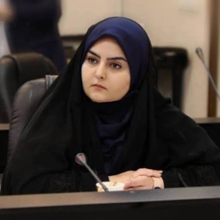 گلریزان دانشآموزان، معلم زندانی را به کلاس درس برگرداند