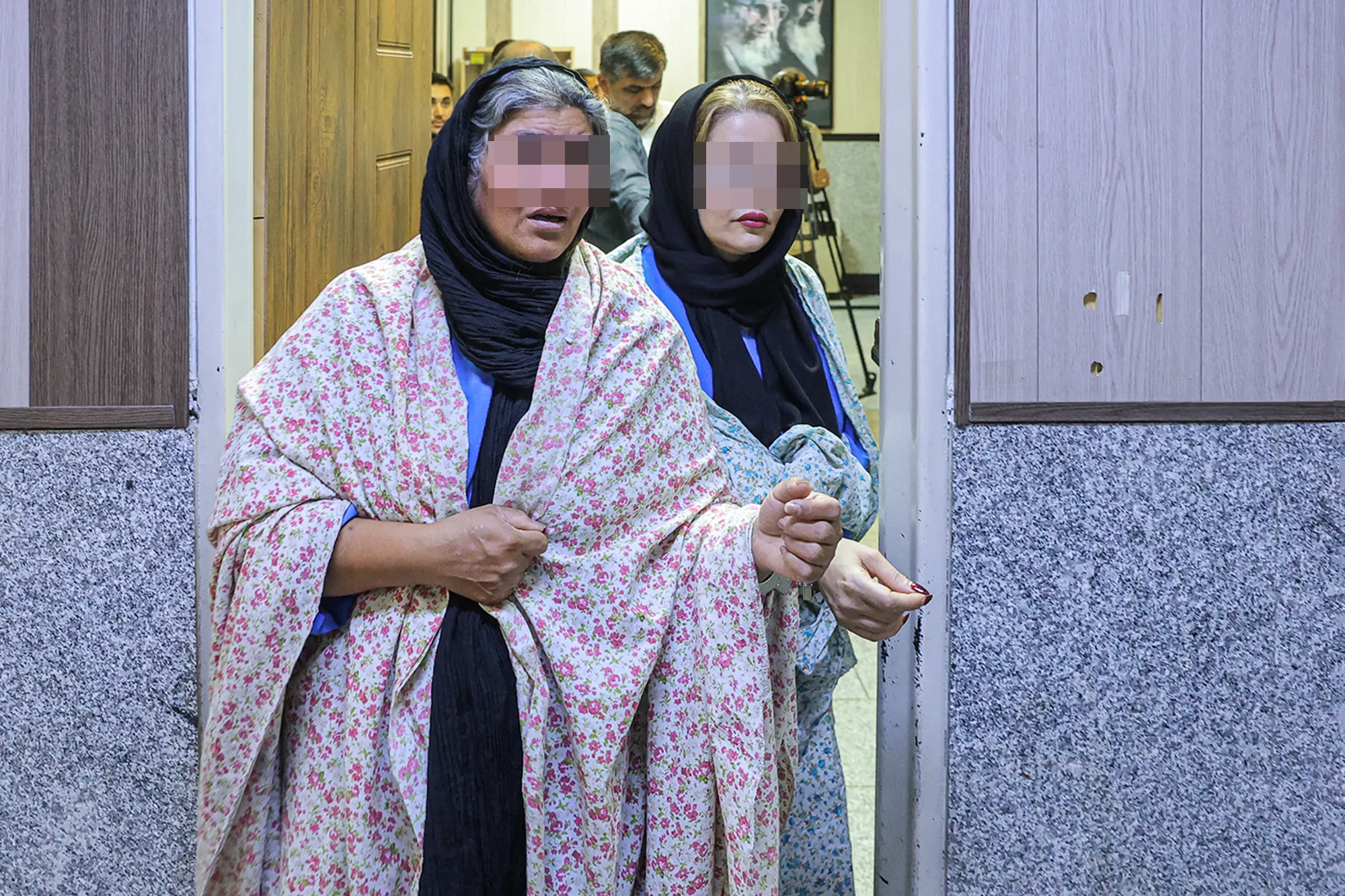 نظافتچی خیانتکار در دام قانون؛ راز سرقت طلا و سکه از خانه‌ای در غرب تهران فاش شد